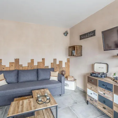 L'amiraute By Interhome Hyeres